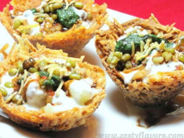 Lachha Tokri- Chaat in a crunchy edible bowl!