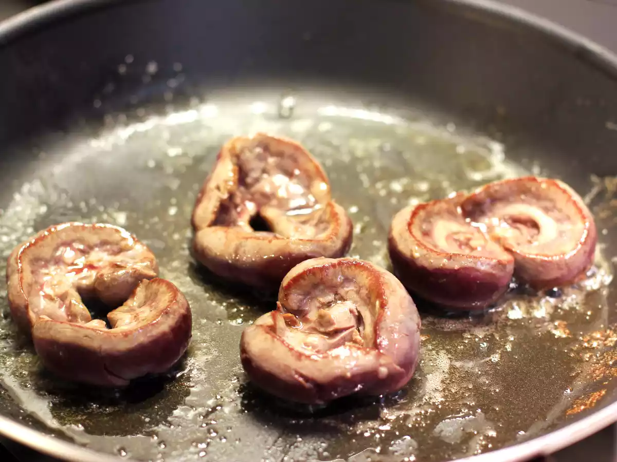 Lamb Kidneys in Port Wine Sauce