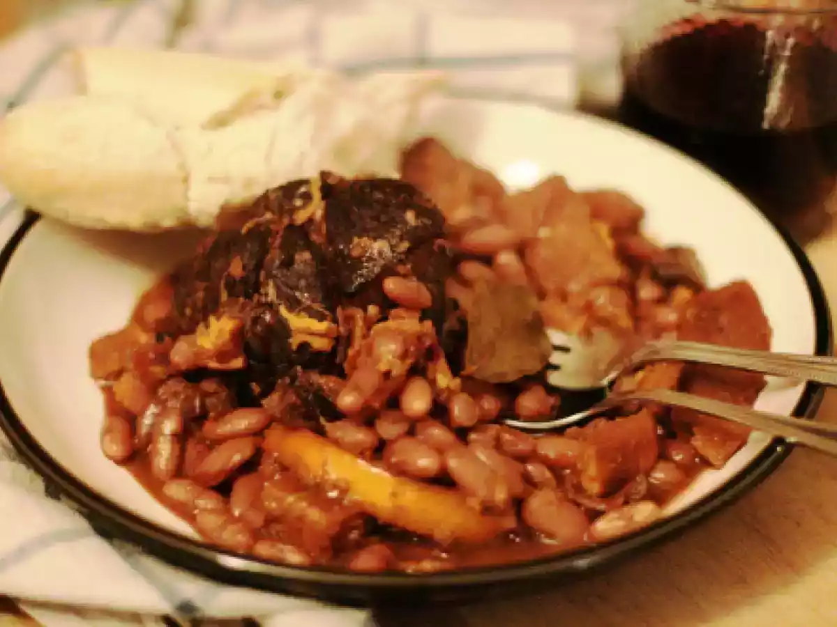 Lamb n vin: lamb shank braised in a whole bottle of wine