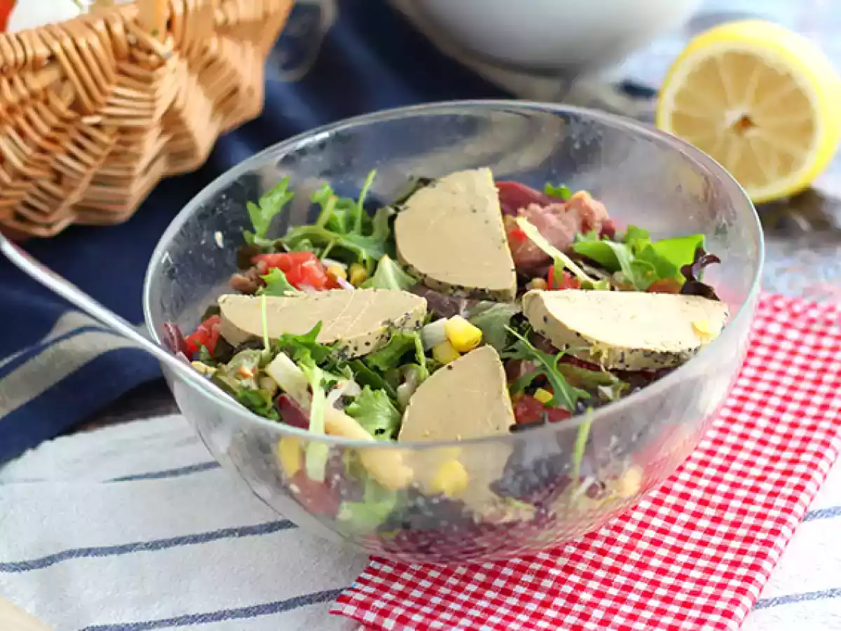 Landaise salad with foie gras (périgourdine salad) - photo 4