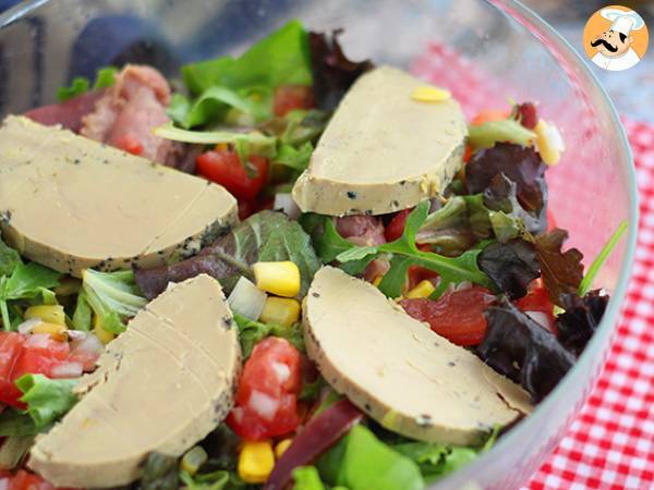 Landaise salad with foie gras (périgourdine salad) - photo 2