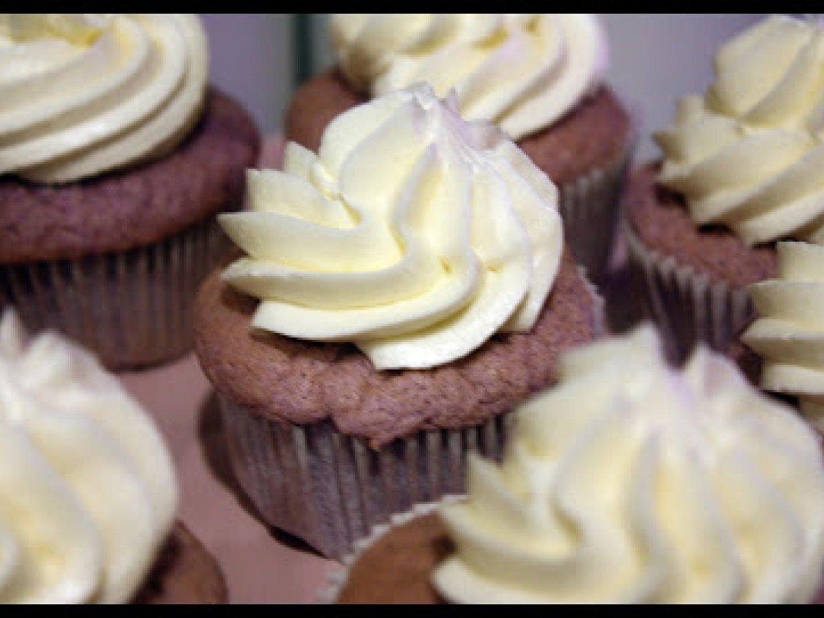 Lavender Chiffon Cupcakes with Swiss Meringue Buttercream