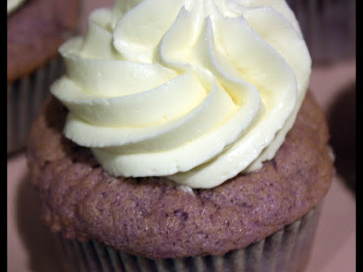 Lavender Chiffon Cupcakes with Swiss Meringue Buttercream - photo 2