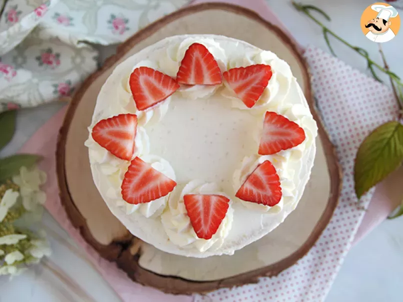 Layer cake with strawberries and mascarpone cream - photo 6