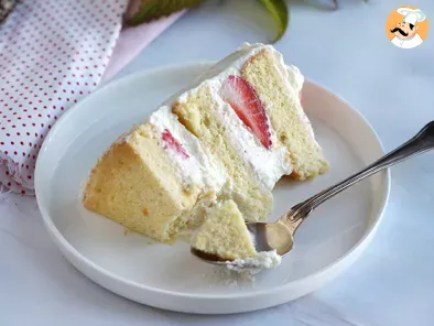 Layer cake with strawberries and mascarpone cream - photo 7