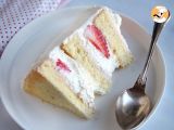 Layer cake with strawberries and mascarpone cream, photo 1