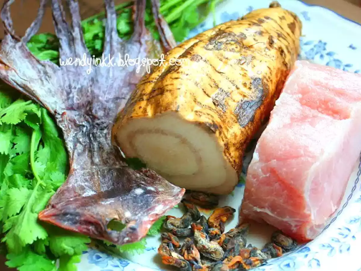 Lean Pork Soup with Arrowroot(Kudzu) and Octopus