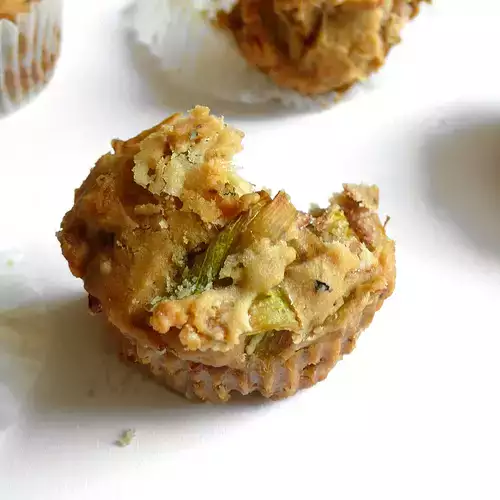 Leek and cinnamon muffins recipe