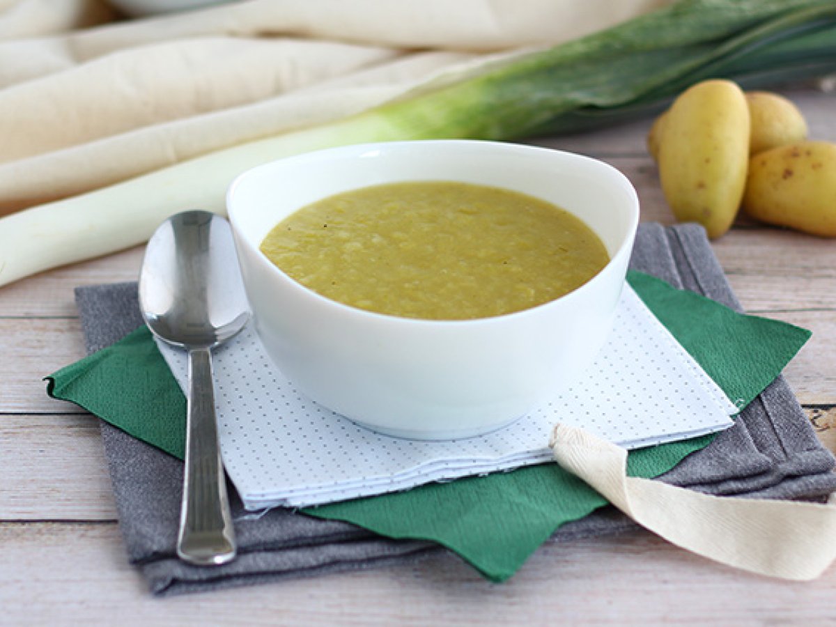 Leek and potato soup easy and quick