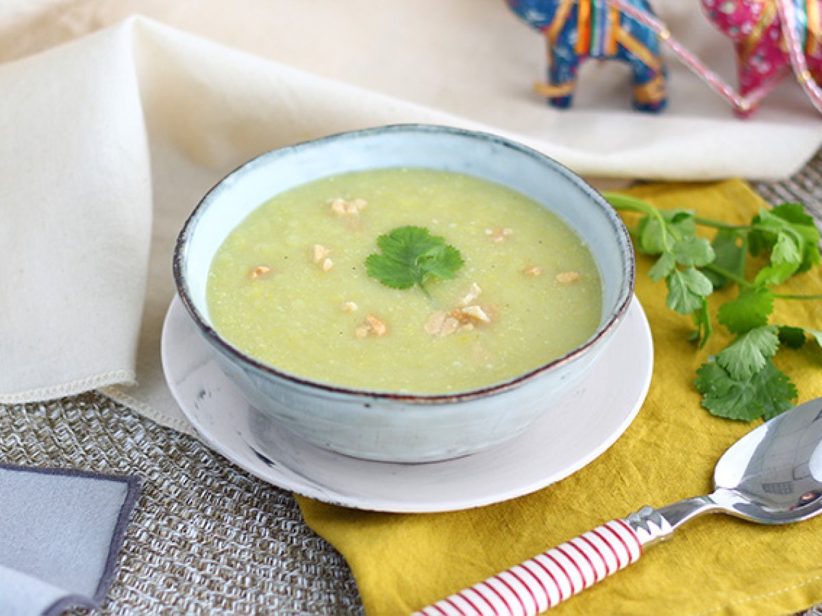 Leek, coconut and curry soup