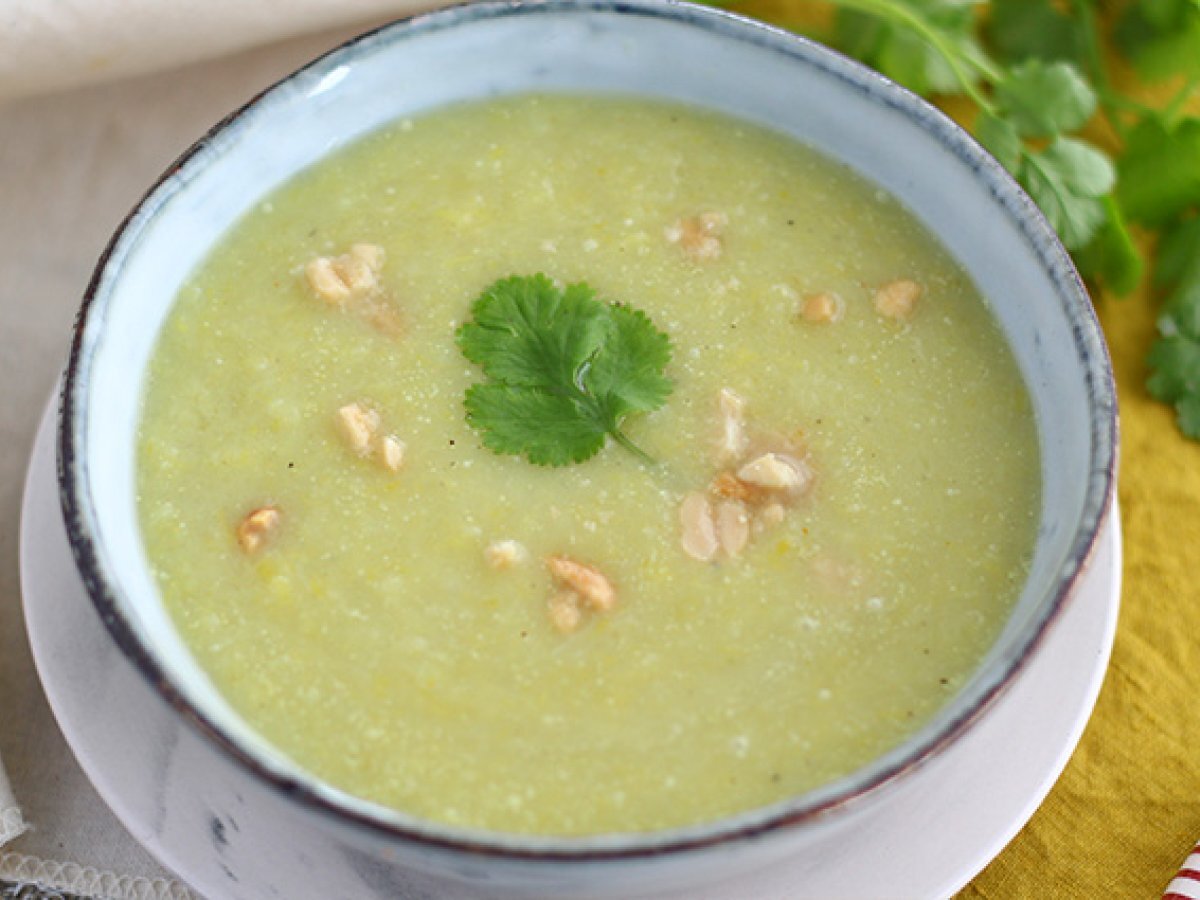 Leek, coconut and curry soup - photo 2