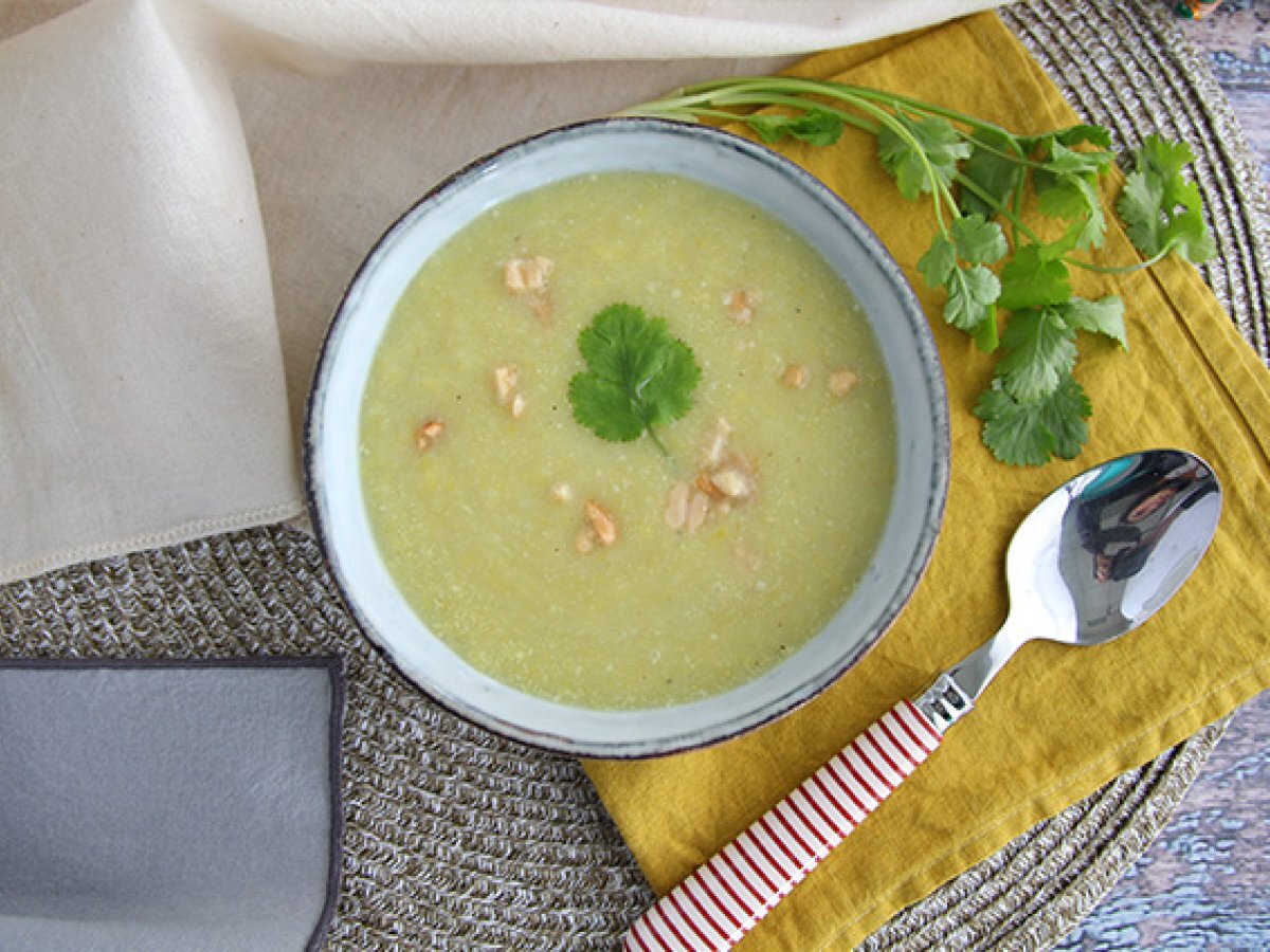 Leek, coconut and curry soup - photo 3