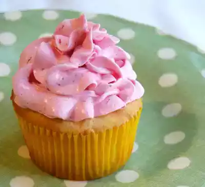 Lemon cupcake recipe with strawberry buttercream frosting