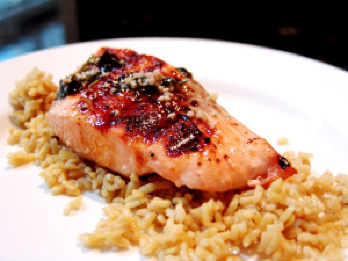 Lemon garlic grilled salmon