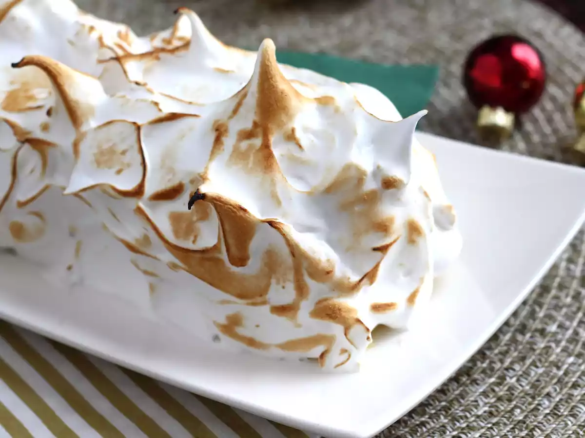 Lemon meringue tart yule log - photo 8