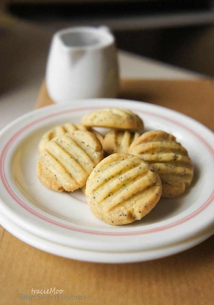 Lemon poppy seed cookies, mum insist. - Recipe Petitchef