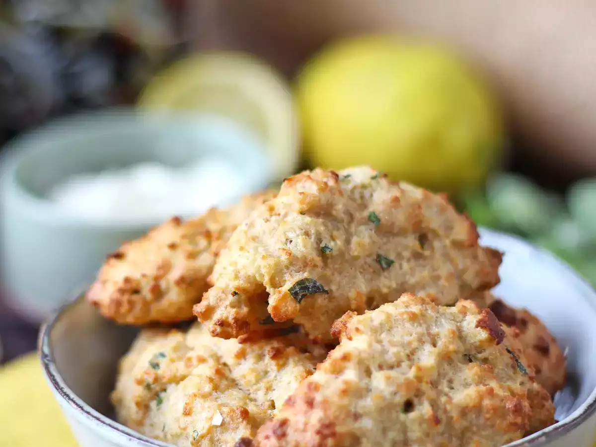 Lemon sandwich bread balls in air fryer: crispy anti-waste recipe - photo 5
