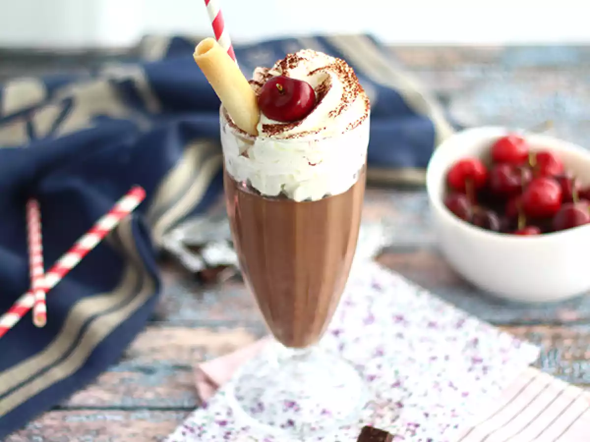 Liégeois chocolate with chocolate whipped cream