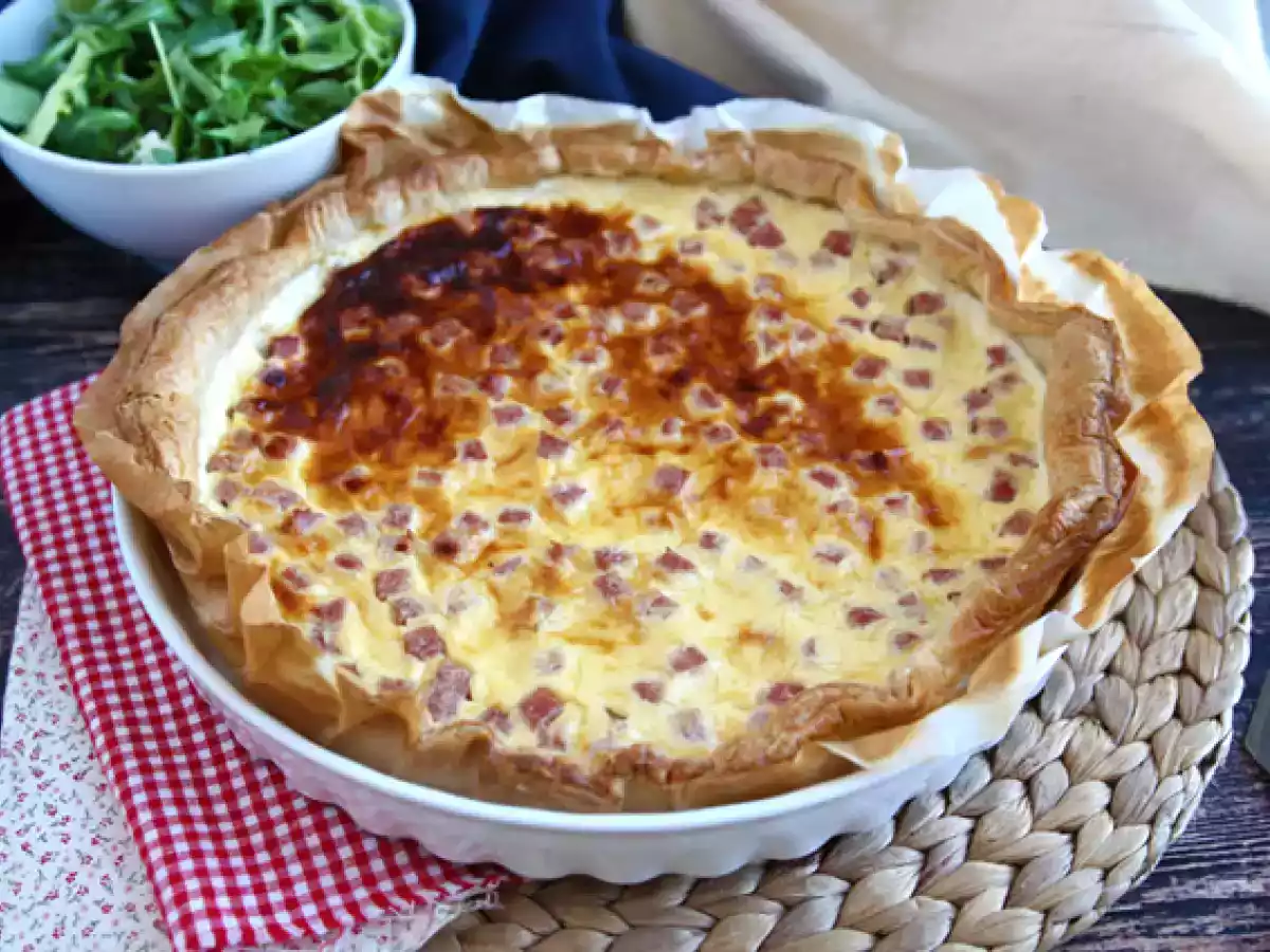 Light ham, cheese, and yogurt quiche!