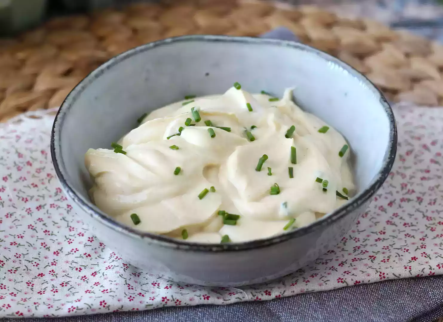 Light, oil-free egg mayo recipe with hard-boiled eggs