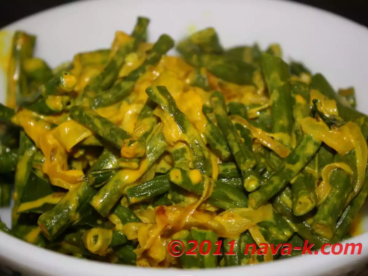 Long Beans (Kacang Panjang) Stir Fried In Milk And Turmeric