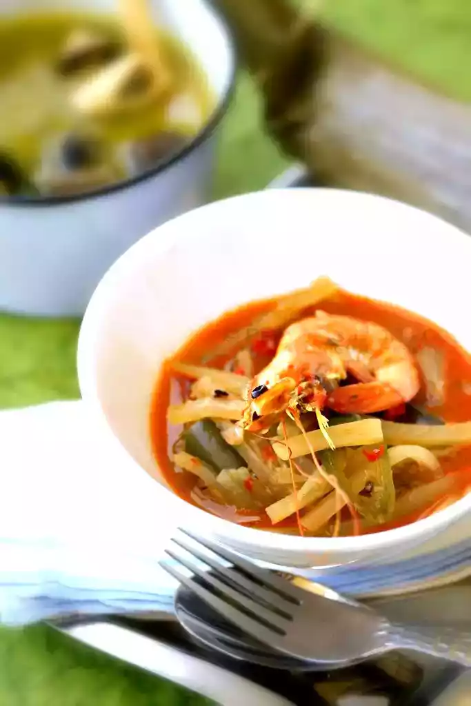 Green papaya and shrimp in spiced coconut milk recipe