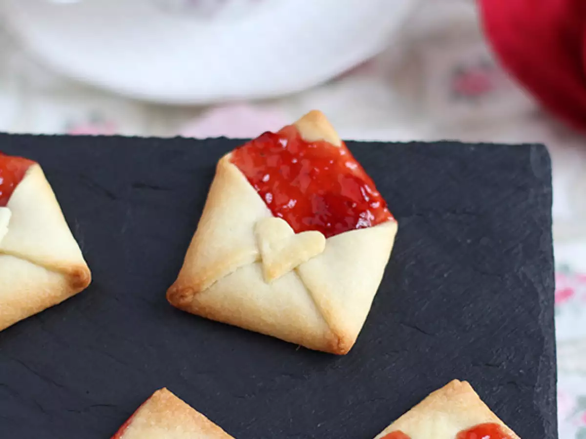 Love letter shortbread cookies for Valentine's Day - photo 3