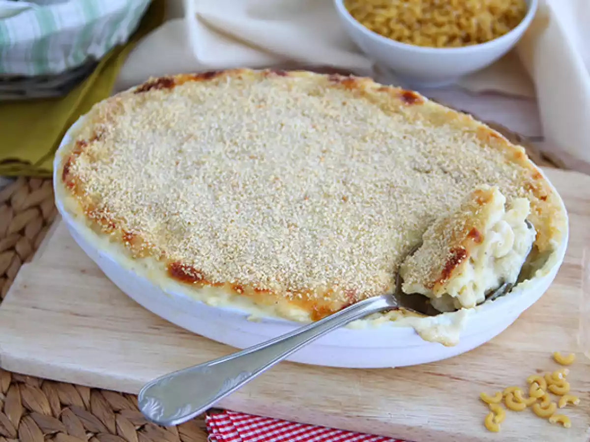 Mac and cheese, the american pasta bake