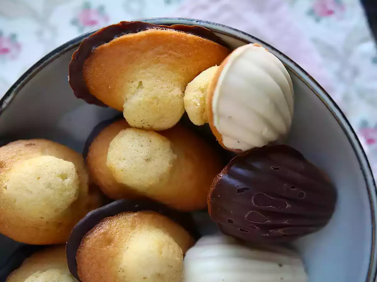 Madeleines with chocolate - video recipe ! - photo 4