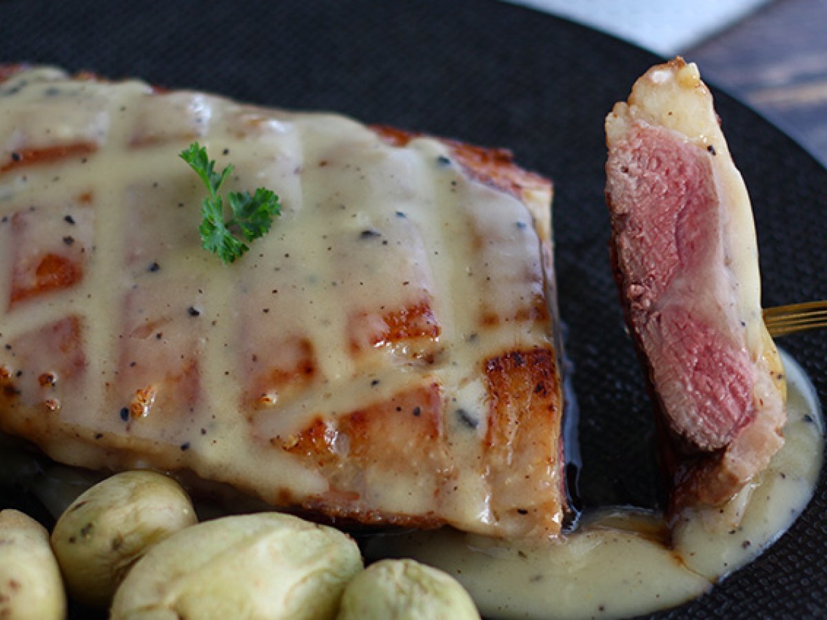 Magret duck breast with truffle sauce - photo 4