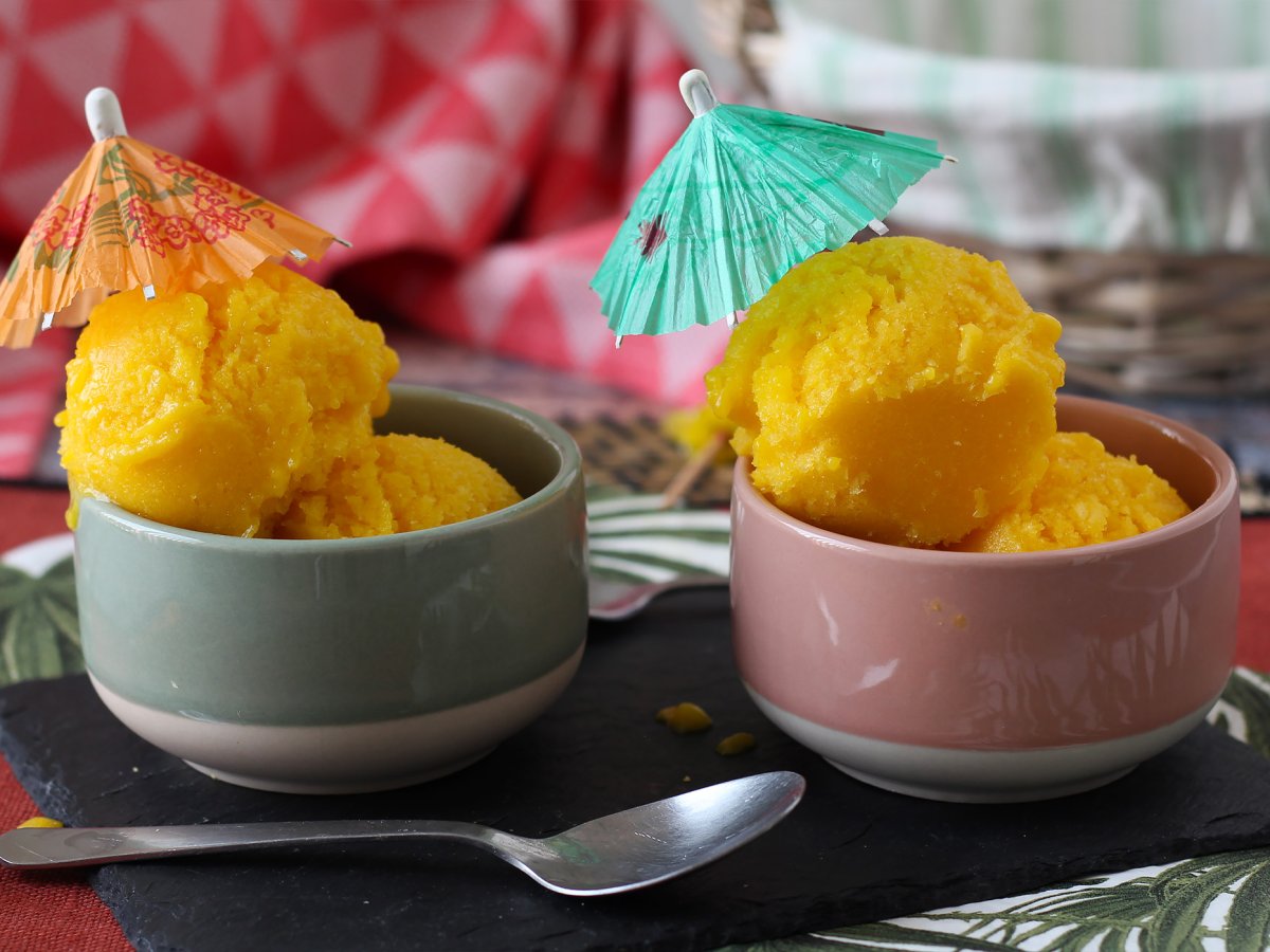 Mango and lime sorbet with only 3 ingredients and ready to eat in 5 minutes!