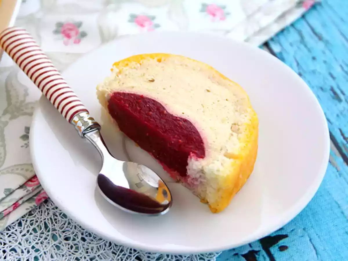 Mango and raspberry cake log - photo 3