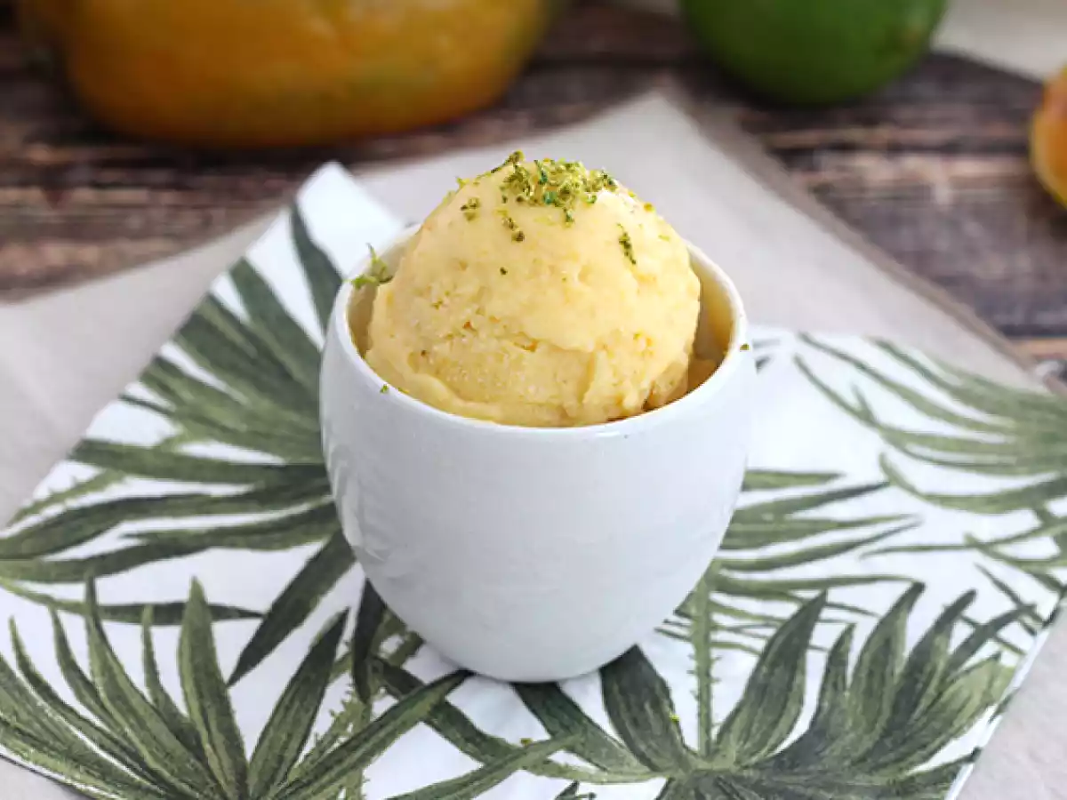 Mango ice cream without an ice cream maker
