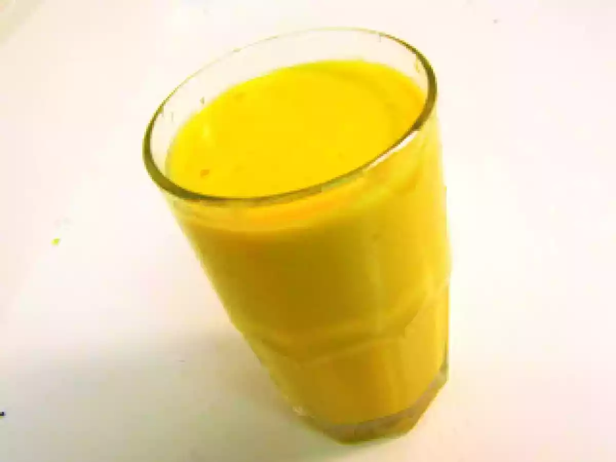 Mango lassi