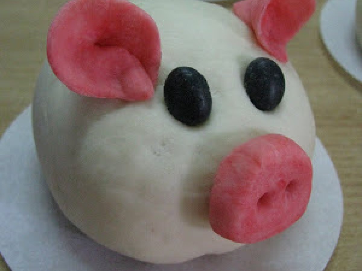 Mantou Steamed Bun With Homemade Mung Bean Paste