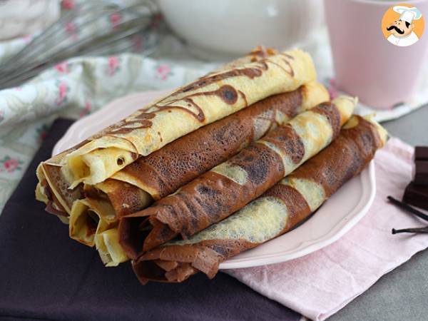 Marble chocolate and vanilla crepes