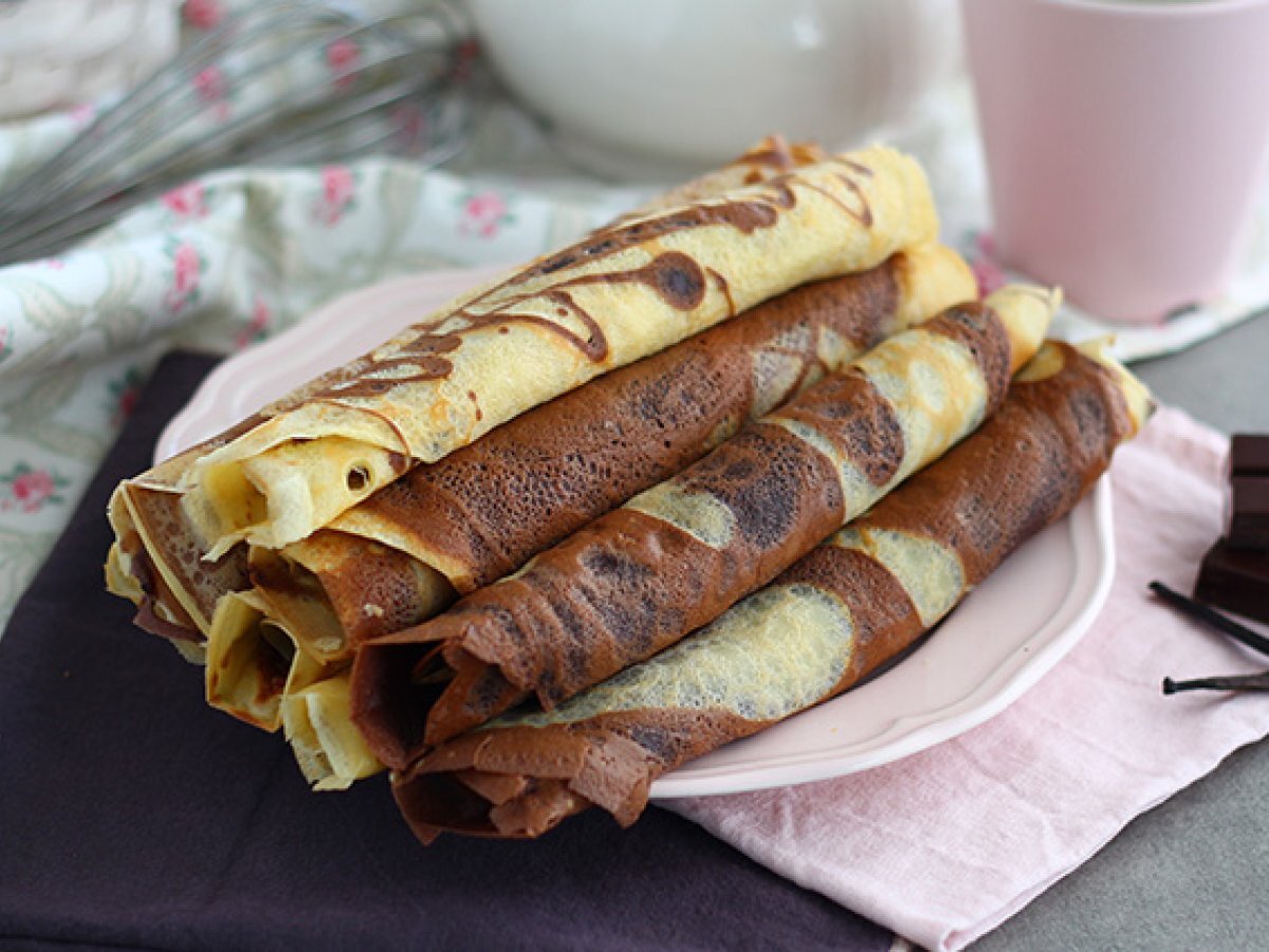 Marble crepes chocolate and vanilla - Recipe Petitchef