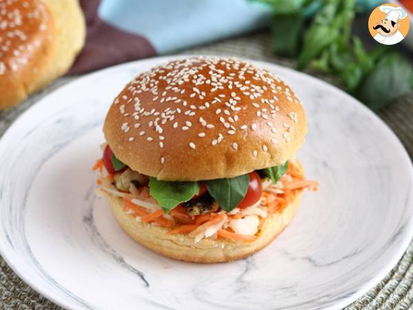 Marinated chicken sandwich with coleslaw, tomatoes, and basil - photo 2