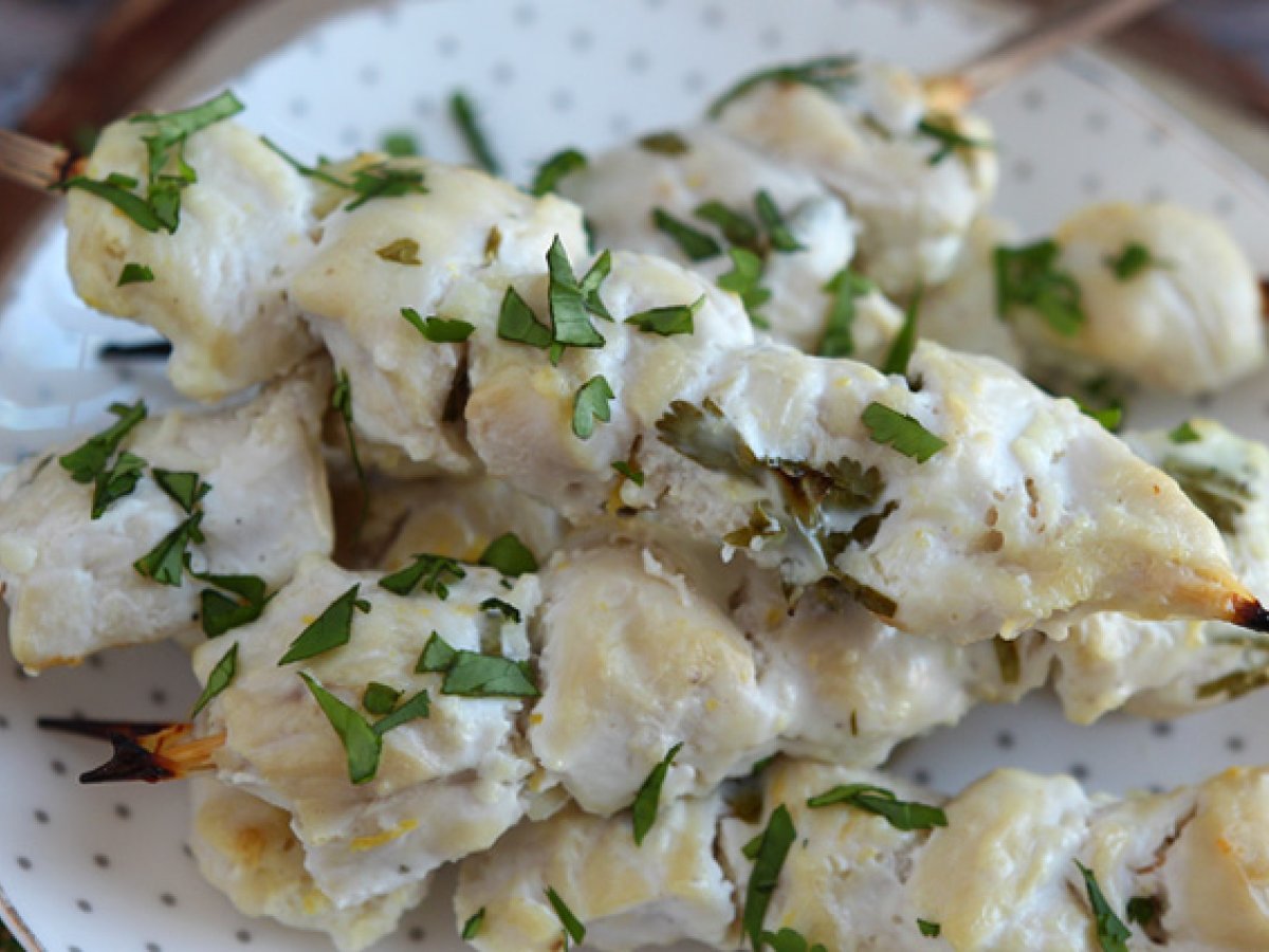 Marinated chicken skewers in yogurt lemon sauce - photo 4