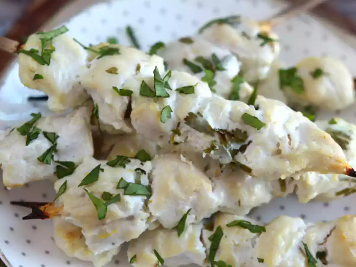 Marinated chicken skewers in yogurt lemon sauce - photo 4
