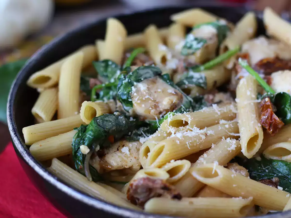 Marry me chicken pasta: creamy pasta with chicken, sun-dried tomatoes, and parmesan - photo 3