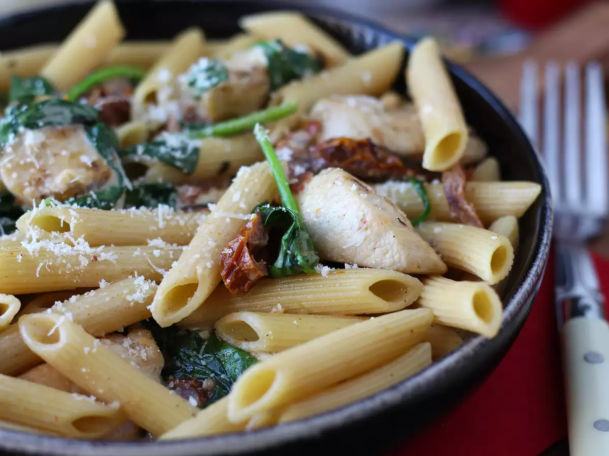 Marry me chicken pasta: creamy pasta with chicken, sun-dried tomatoes, and parmesan - photo 4