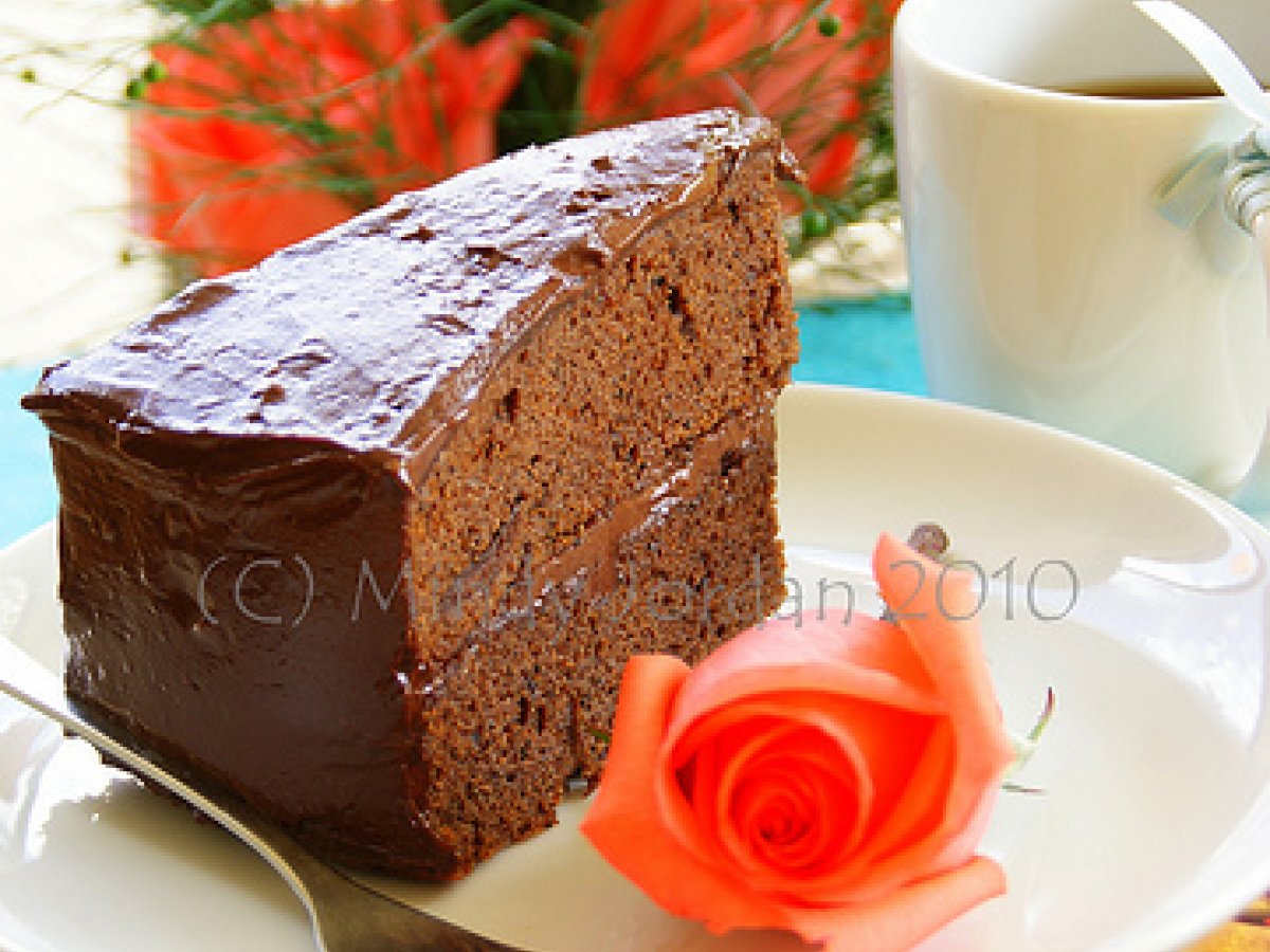 Martha Stewart's Ultimate Chocolate Cake with Ultimate Chocolate Frosting - photo 2