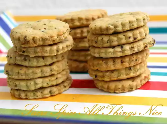 Masala biscuits