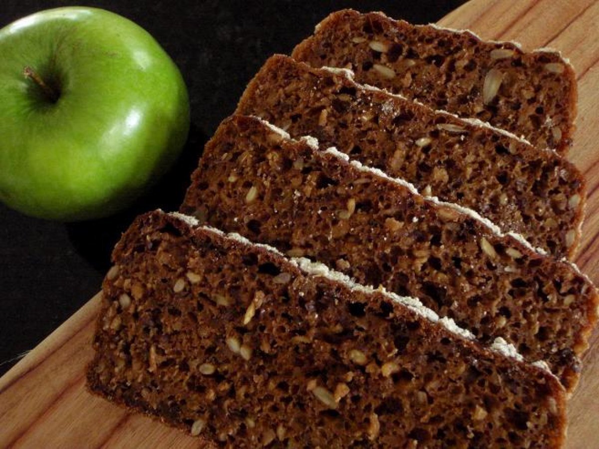 Mathias Dahlgren's Swedish Rye Bread - with an apple twist - photo 2