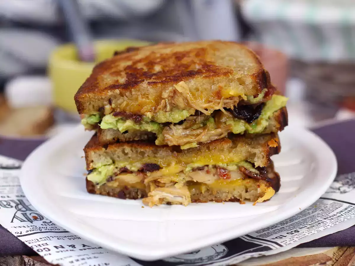 Maxi American-Style Grilled Cheese Sandwich: Chicken, Avocado, Bacon - photo 2