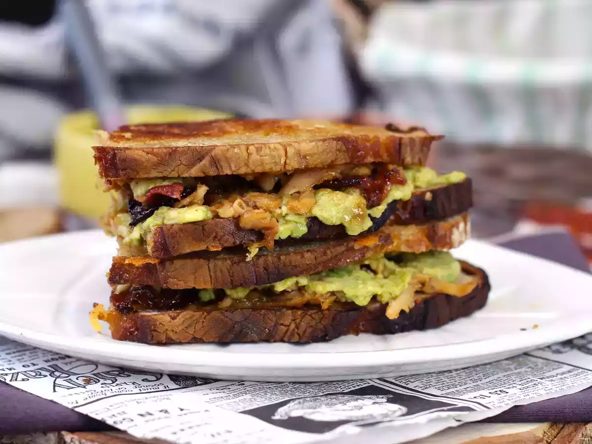 Maxi grilled cheese sandwich: cheddar, shredded chicken, avocado, bacon - photo 6