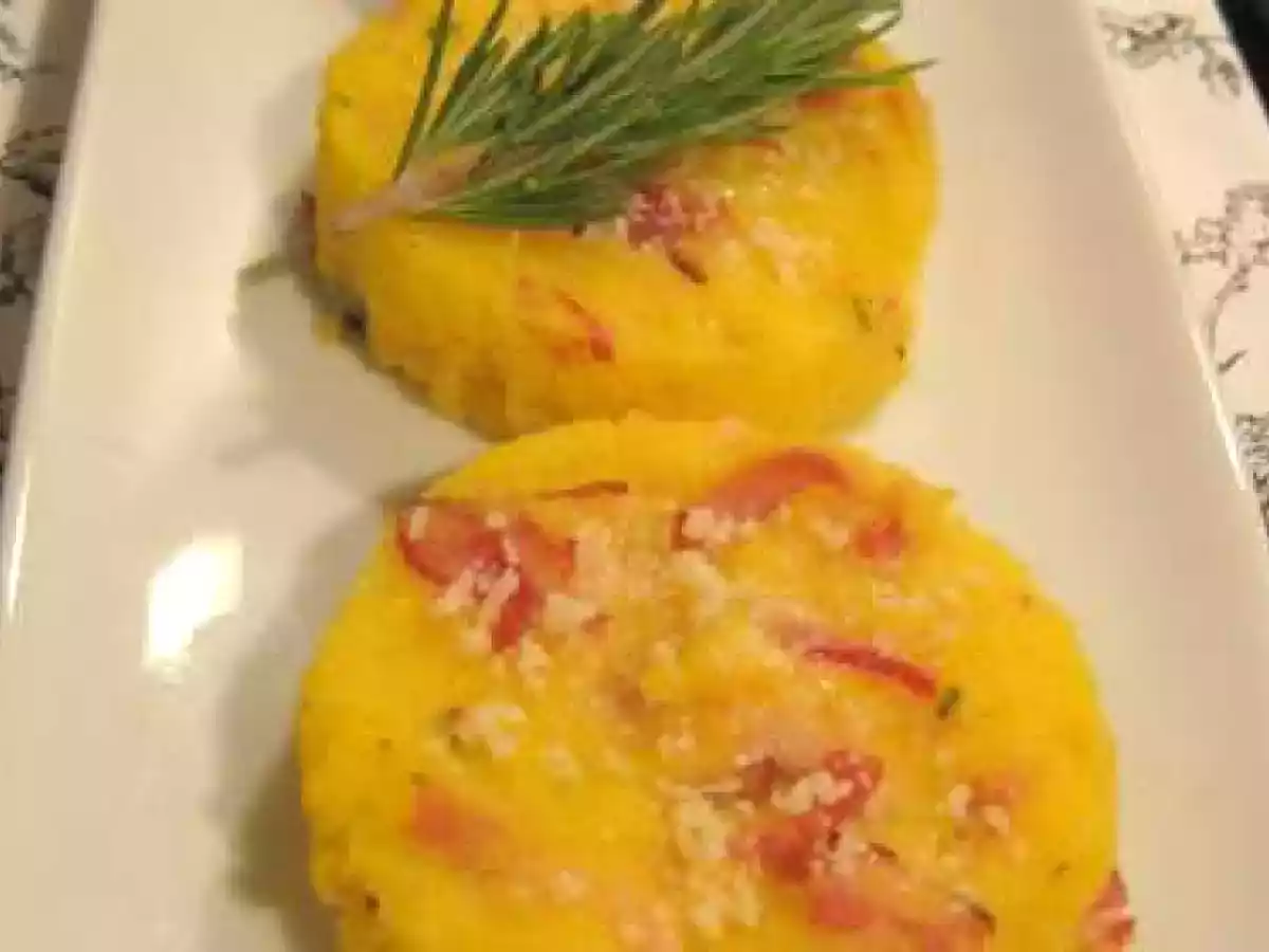 MEDAGLIONI DI POLENTA E PROSCIUTTO AL FORNO  BAKED POLENTA ME