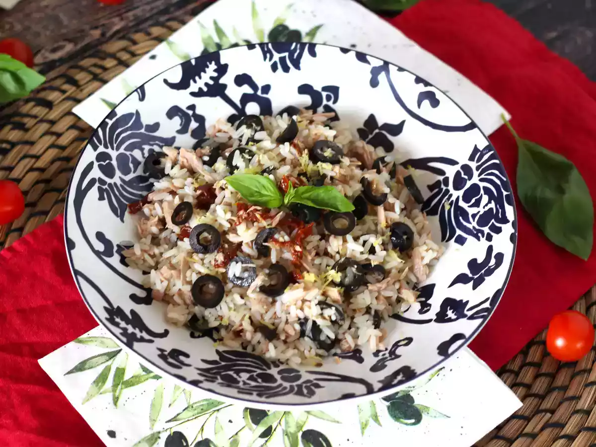Mediterranean rice salad : tuna, olive, sun-dried tomatoes and lemon - photo 2