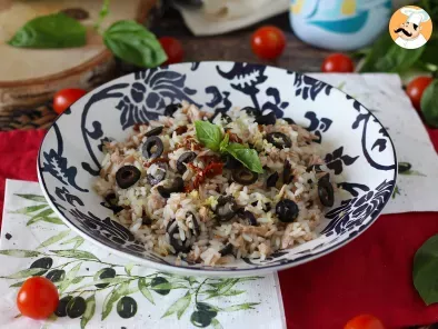 Mediterranean rice salad : tuna, olive, sun-dried tomatoes and lemon